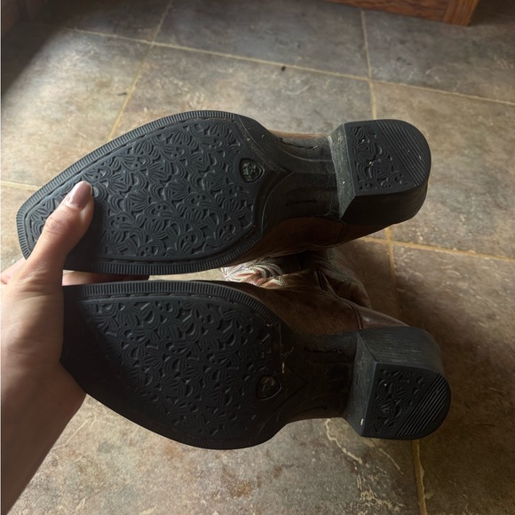 Ariat women’s boots - Picture 4 of 5